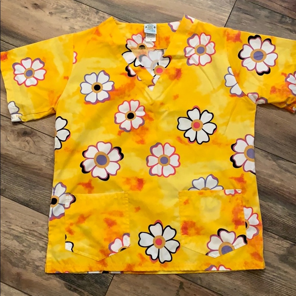 Floral scrub top